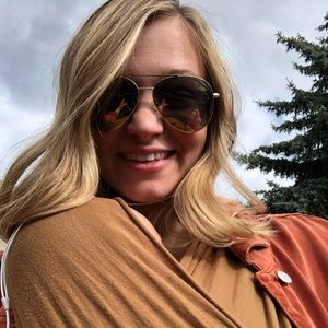 Meet your Posher, Rae